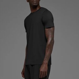Alo yoga T shirt